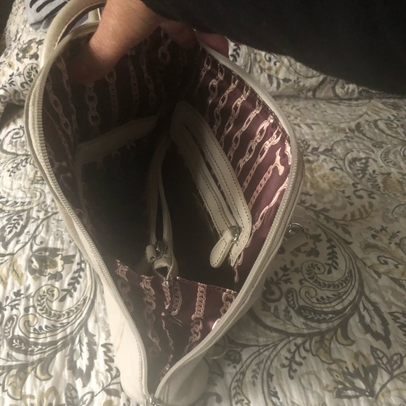 Leather purse cream,from Clark shoes value US135. - Picture 4 of 4
